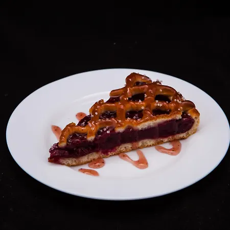 Lotus Family - Free Parking Otel 3*