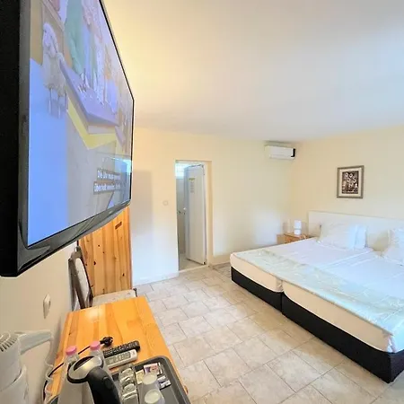 Hotell Lotus Family - Free Parking Slăntjev Brjag