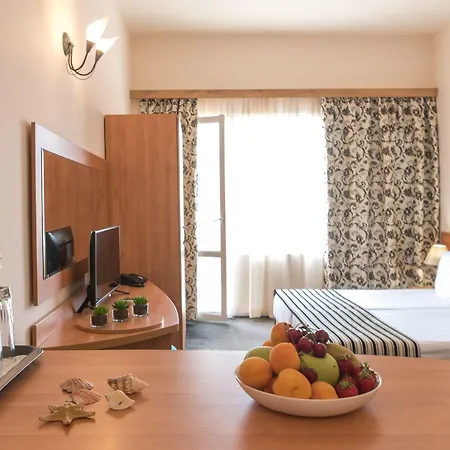 فندق Lotus Family - Free Parking 3*