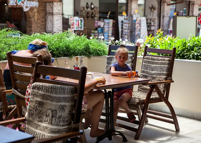 Szálloda Lotus Family - Free Parking