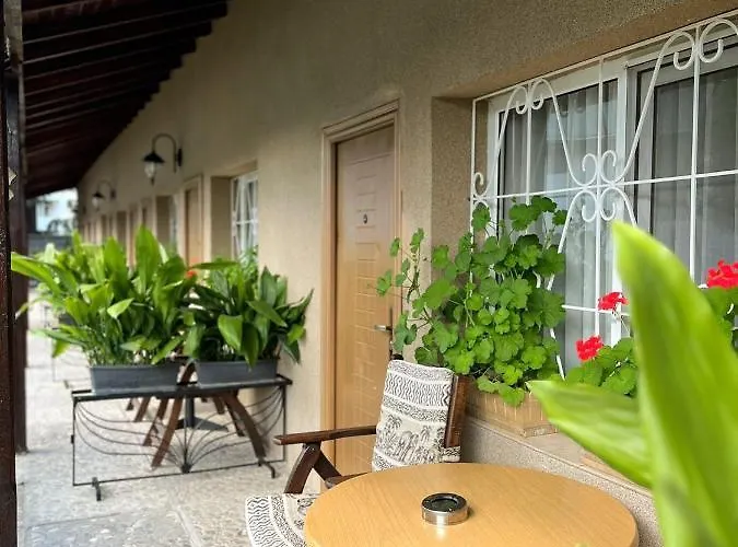 Szálloda Lotus Family - Free Parking