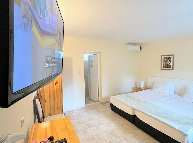 מלון Lotus Family - Free Parking סאני ביץ'