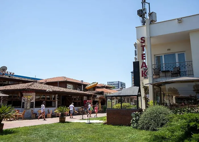 מלון Lotus Family - Free Parking סאני ביץ'