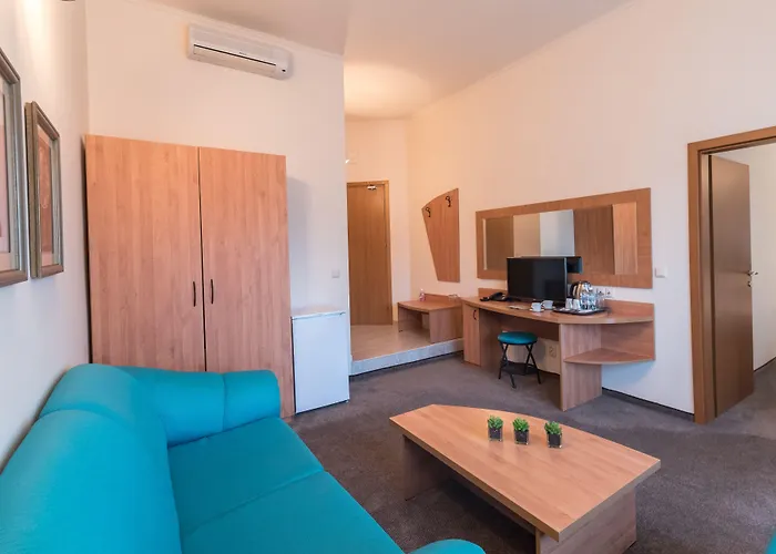 Lotus Family - Free Parking מלון