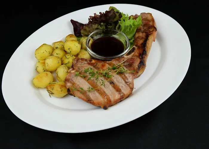 Lotus Family - Free Parking מלון